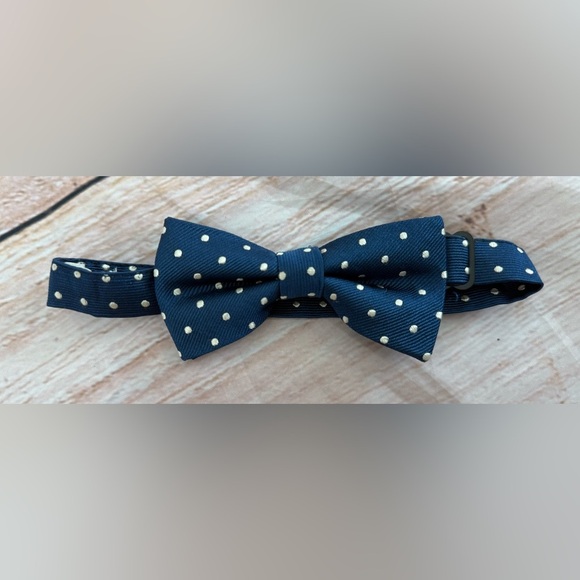Crewcuts Other - CREWCUTS BOYS BOWTIE ONE SIZE BLUE /DOTS Medium Large READ